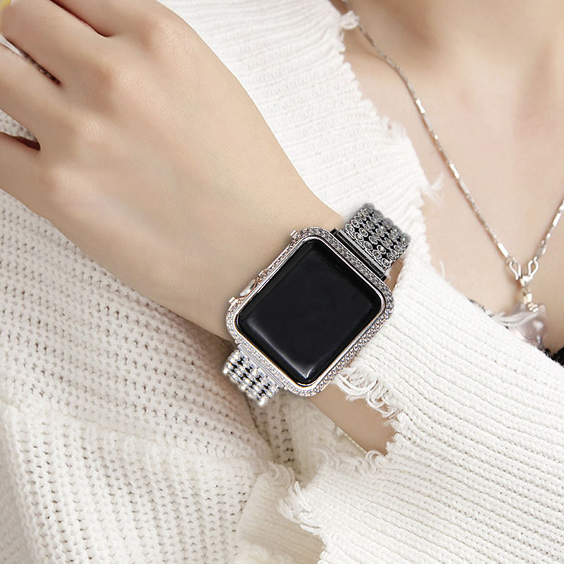 apple watch silver on wrist